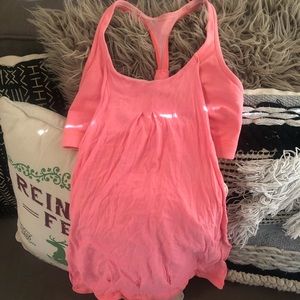 Lululemon tank size 4